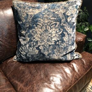 Pottery Barn claudine